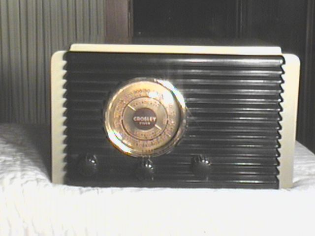 http://www.antique-radios.net/radpix/crosley/Fiver.jpg